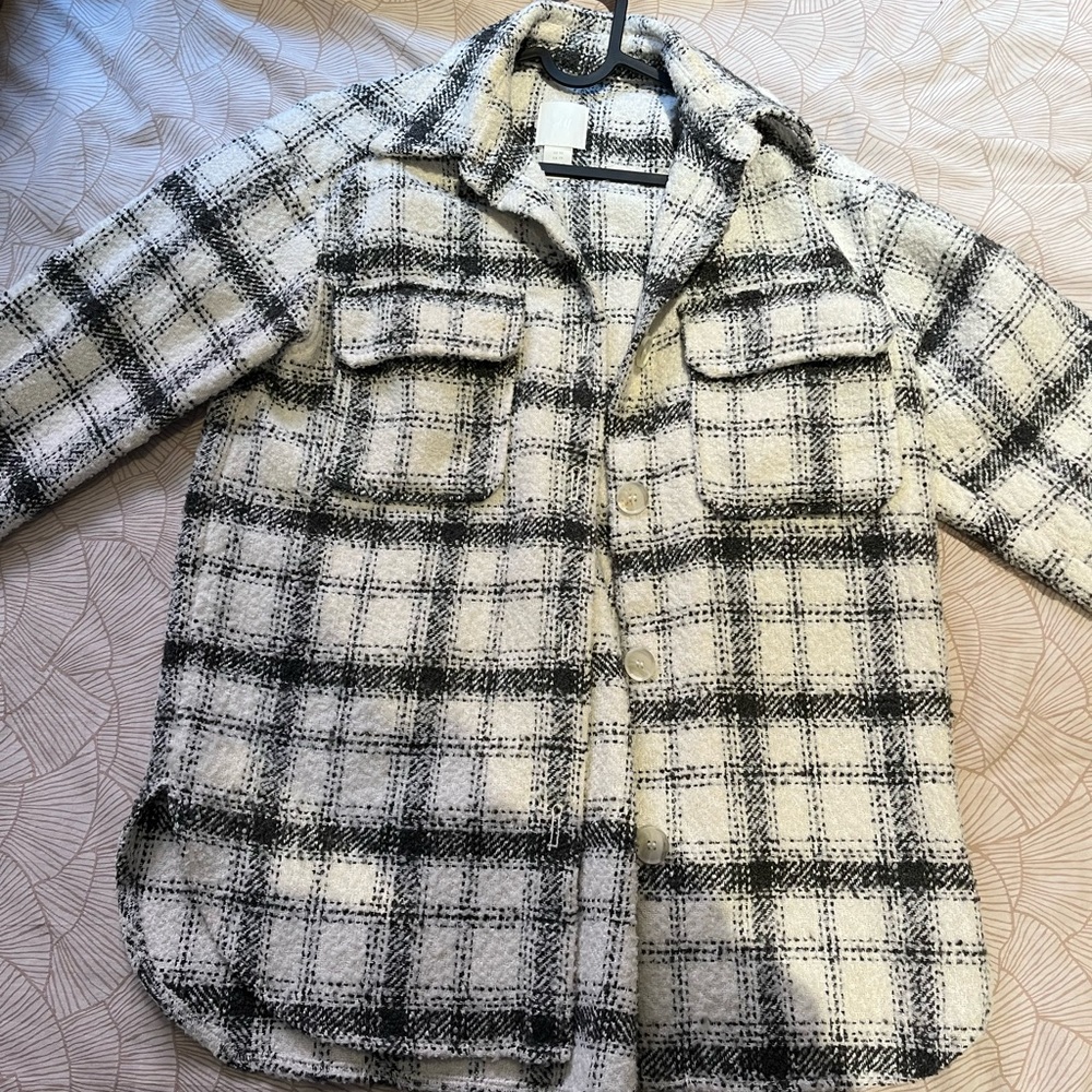 H&M shacket black and white